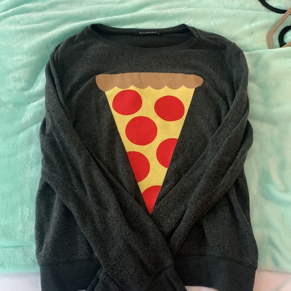 Small wildfox baggy jumper bundle of 4 wine stars and siesta fiesta pizza - Picture 5 of 5